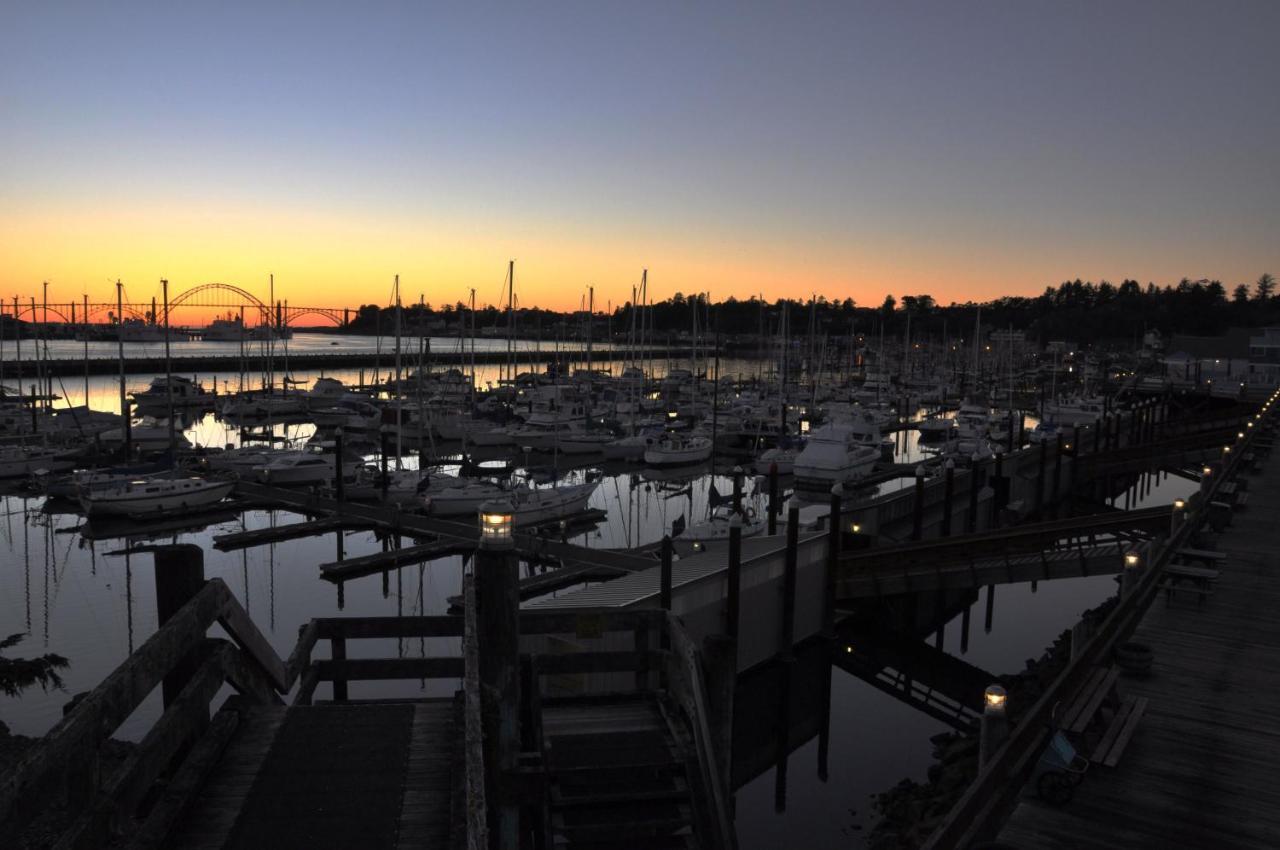 Embarcadero Resort Newport Buitenkant foto