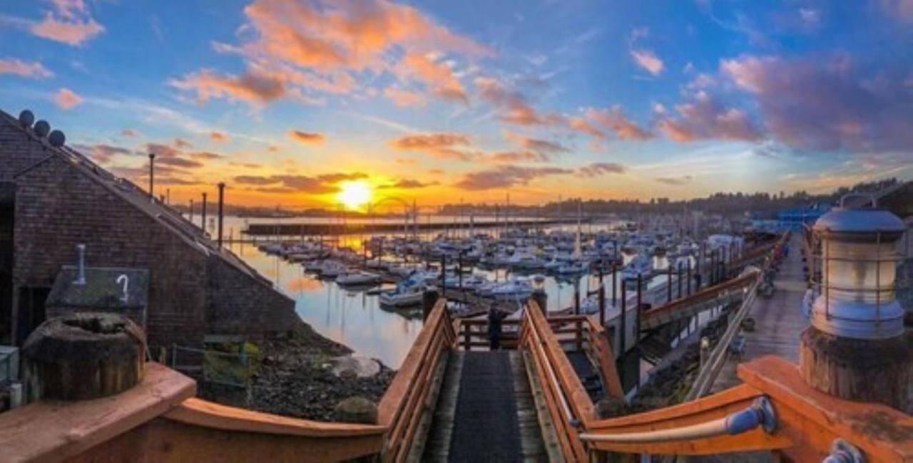 Embarcadero Resort Newport Buitenkant foto